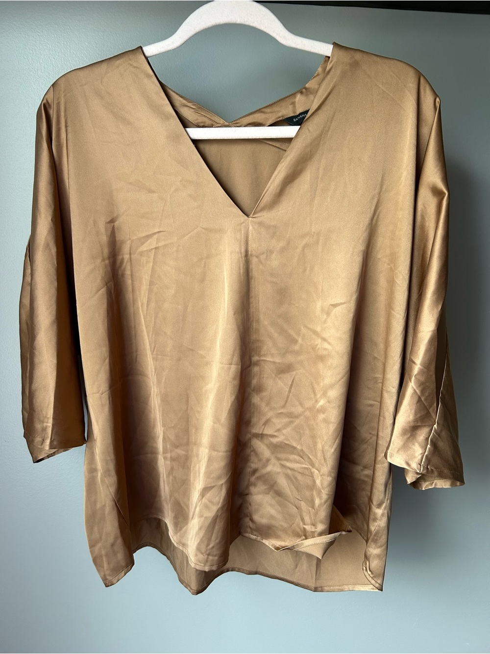 NWT Women's Banana Republic V-Neck Satin Blouse